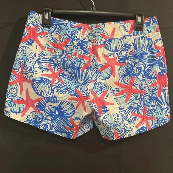 Like new Lilly Pulitzer The Callahan Short Size 4 in She Sells Seashells - Picture 3 of 9